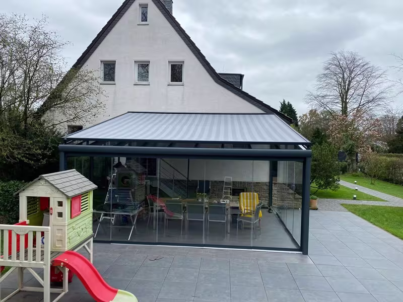 Panorama Terrassenüberdachung mit Terrassendachmarkise