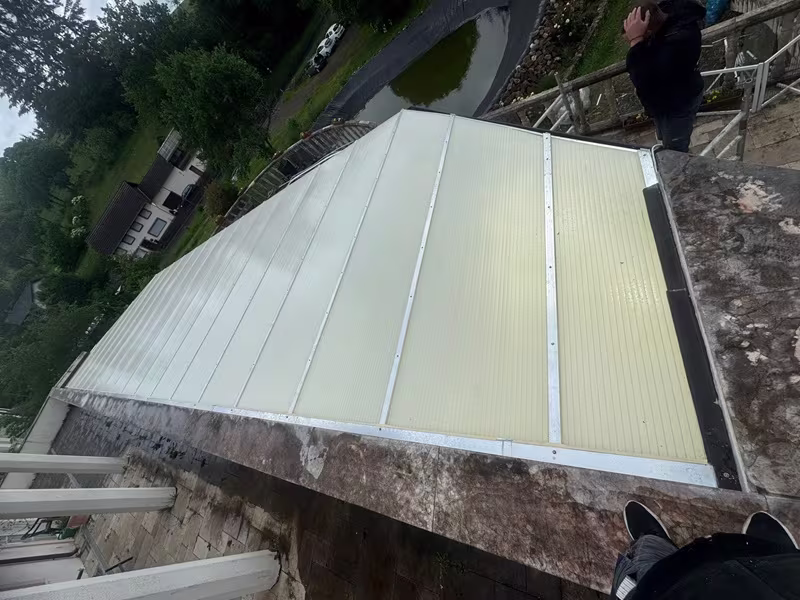 Sturmschaden (3) Terrassenüberdachung mit Schiebeelemente in Krefeld