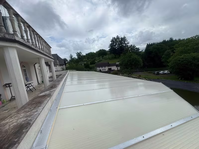 Sturmschaden (5) Terrassenüberdachung in Krefeld mit Schiebeelementen